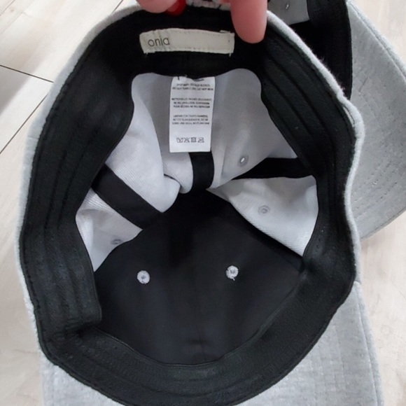 NWOT Onia Ultra Soft Cap - Picture 2 of 2